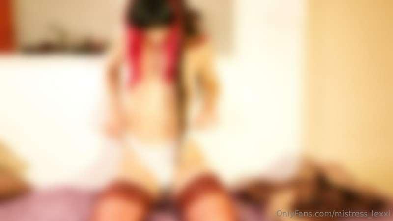 **Set teasing photos**
Let's play a challenge: buy this phot..