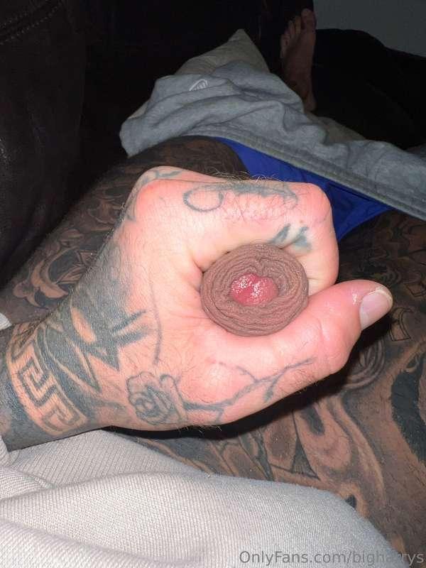 Would you eat my foreskin 🥵😈