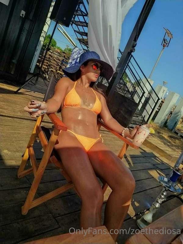 Working on my tan... Natural way ☀😎
