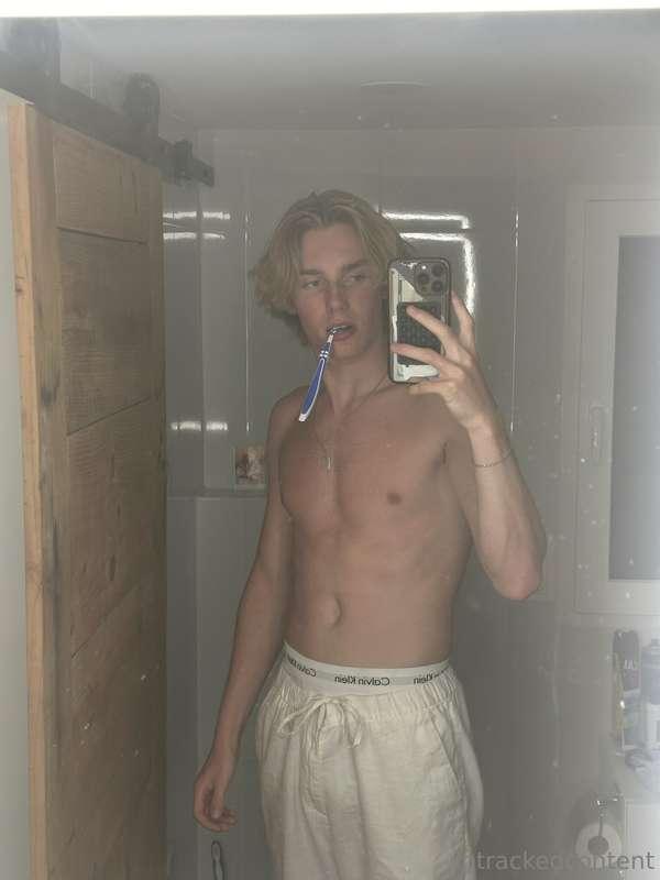 😘
