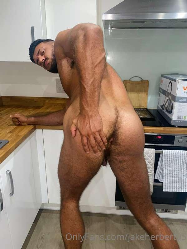 Booty looking thicccc🍑