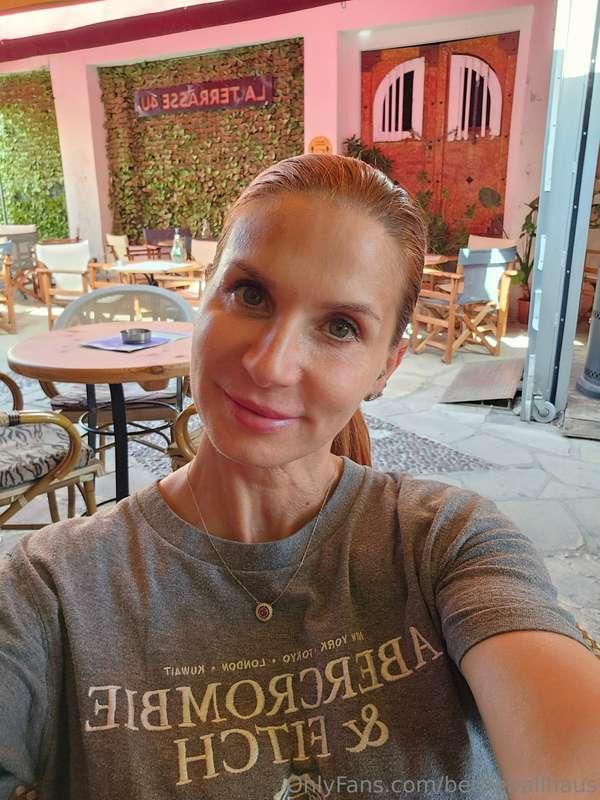 Guten Morgen mein Zuckerhase 😘... Ich wünsche dir einen sexy..