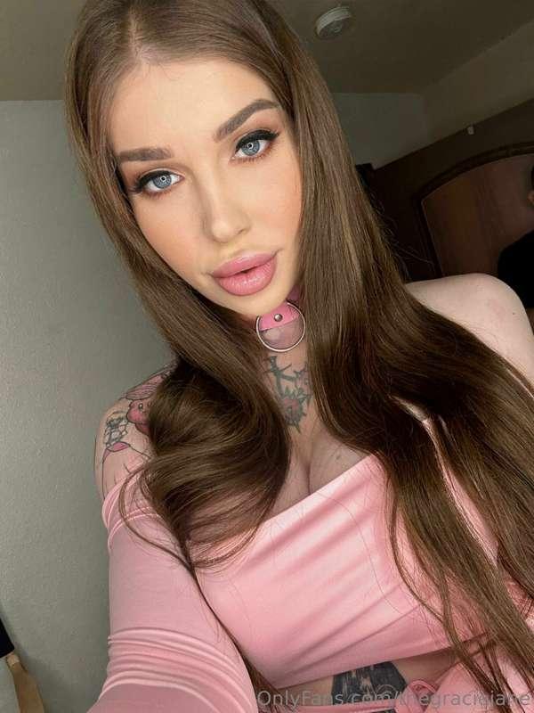 This look’s giving sweet trouble energy 🍬 think you can hand..