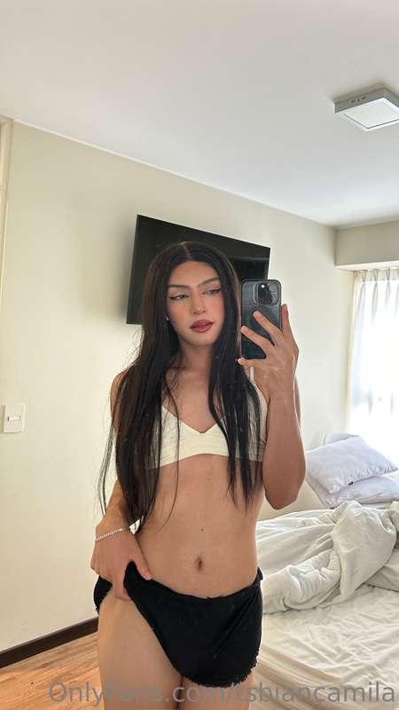 I want your hands all over my body, as you throat my cock! 👅