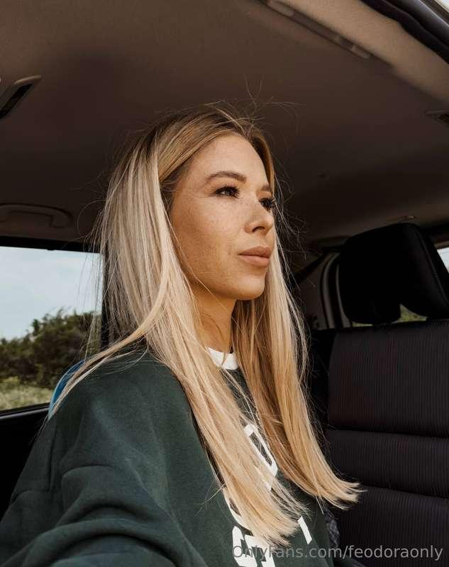 It's a very beautiful day today, the sun is so bright and wa..