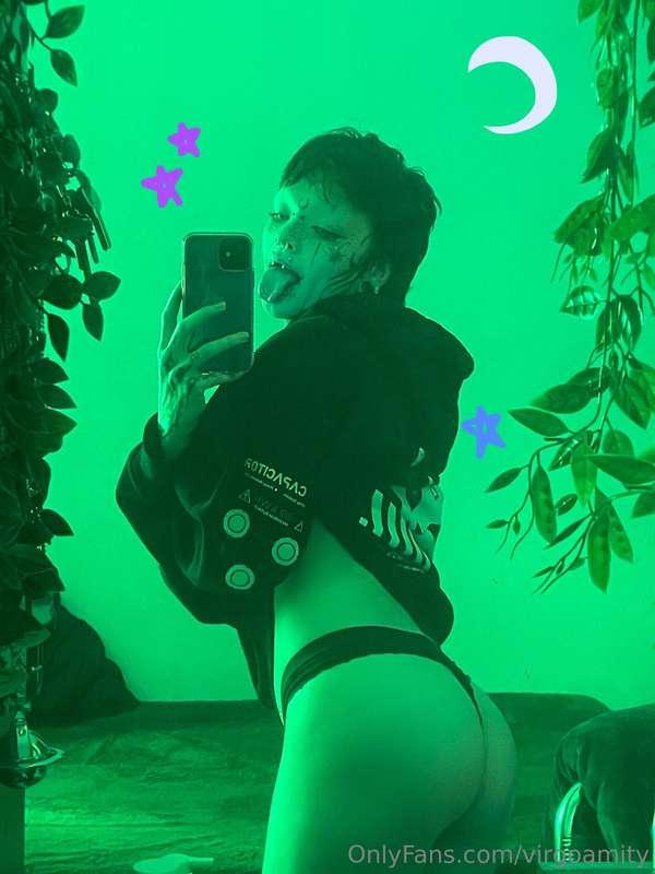 Fly me to the moon, my luv🌠🔭🌿