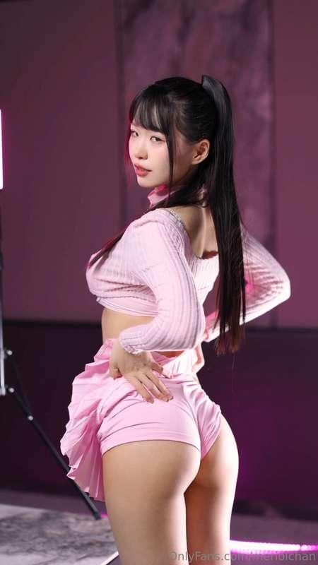 Just your daily dose of distraction 😘 will you stare a littl..