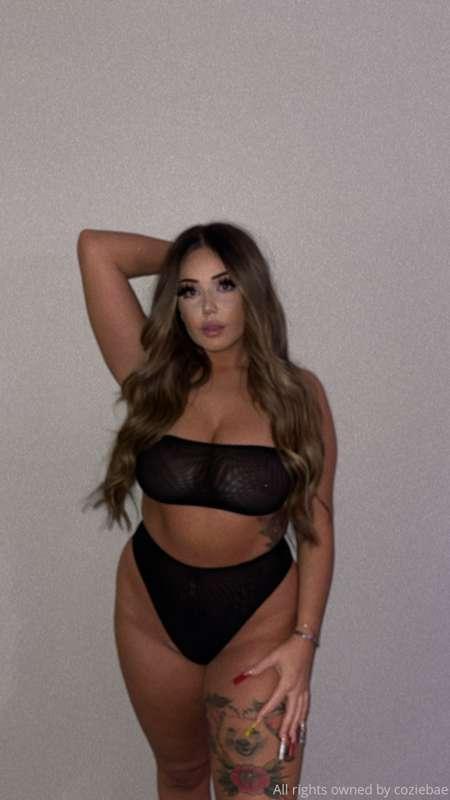 Thic baddie 🖤😉