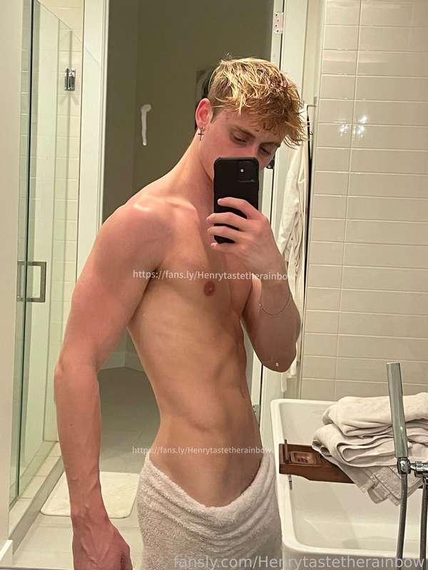 henrytastetherainbow image #0