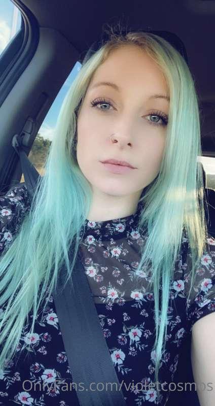 Went to a birthday dinner. Felt pretty in my dress. 🖤