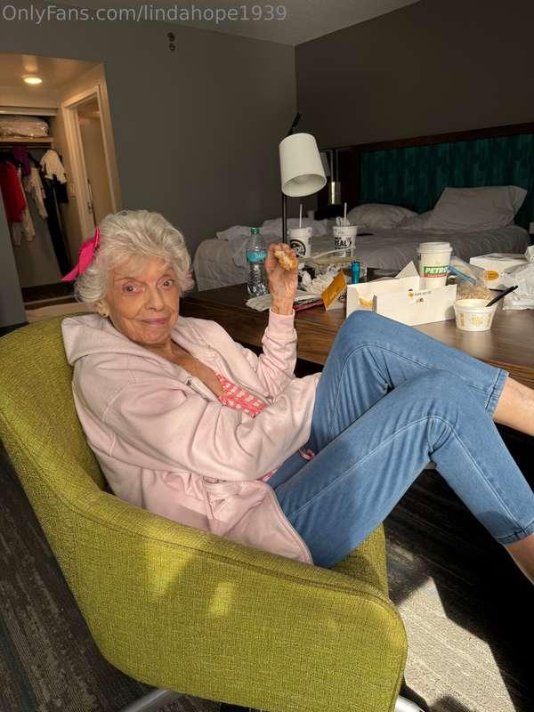 Stare a little longer, it gets better 😌