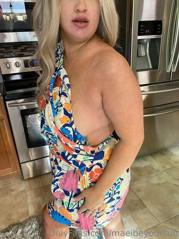 Almost had an accidental nip Slip 🥵😈