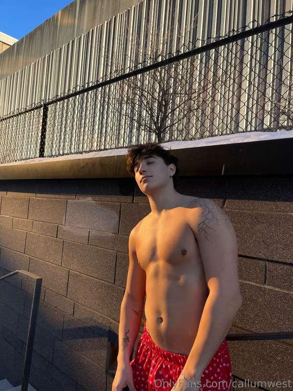Can I be your valentine ?😈❤️