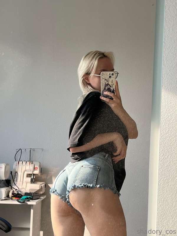 I bought new shorts for future cosplay 😙