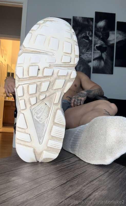 Lucky for you, I felt like getting my sweaty ass worshipped ..