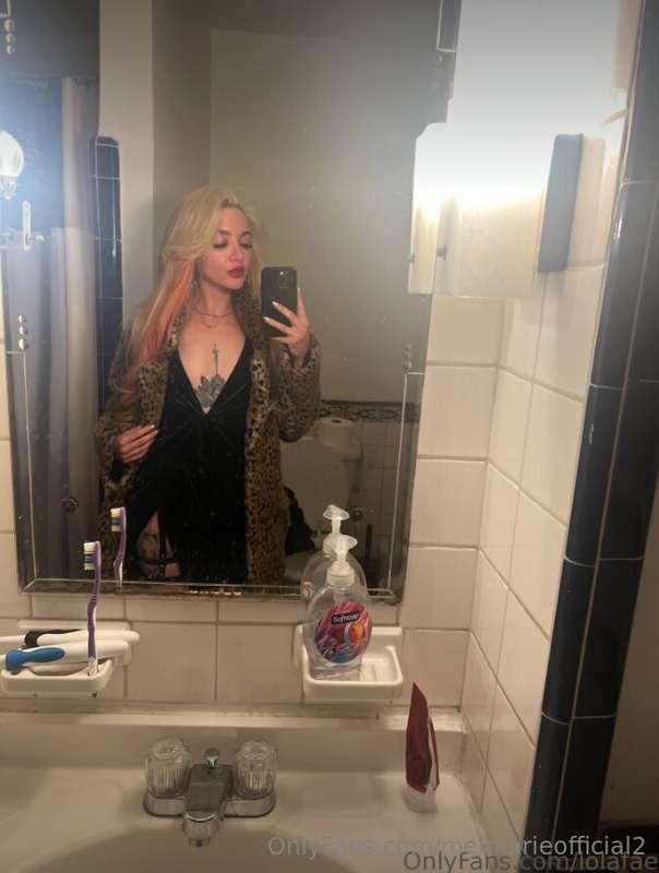 @lolafae, the petite pixie who'll make your wildest dreams c..