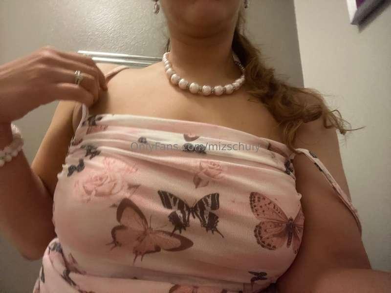 Let’s sneak away and I’ll hike up my dress 😘 