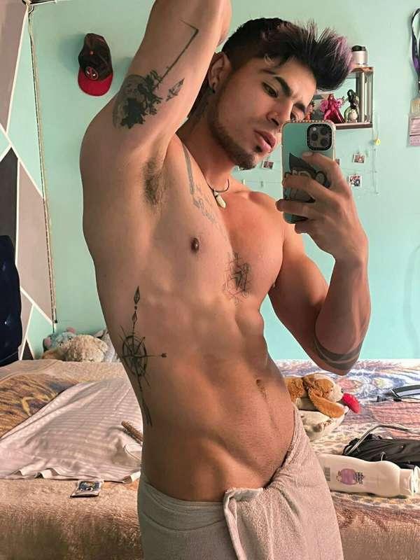 # @kevinlcr5 💦😈🔥 VIP page 30% OFF ✅
Colombian boy, Latin, Se..
