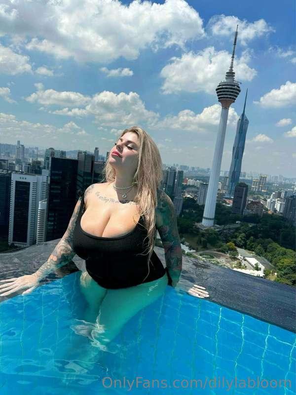 It's a fascinating view, isn't it?😍