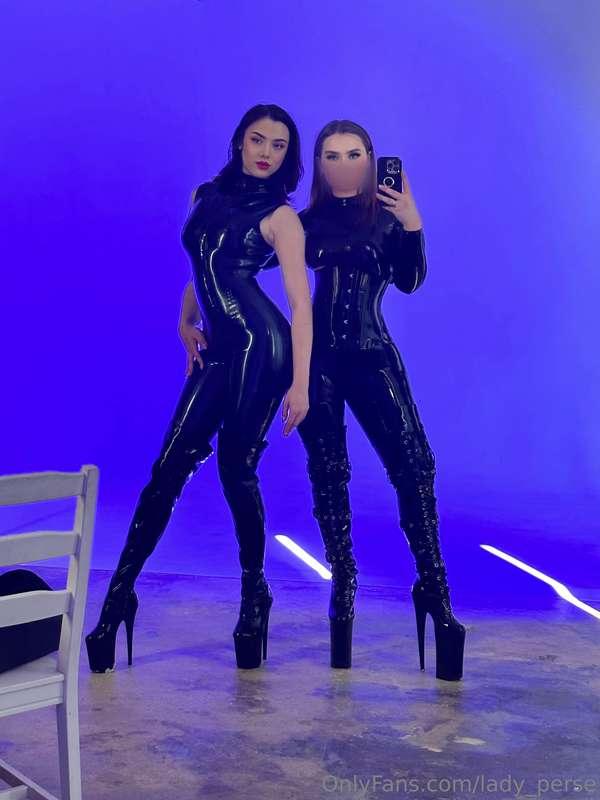 We just wanna crush you slut 😈
