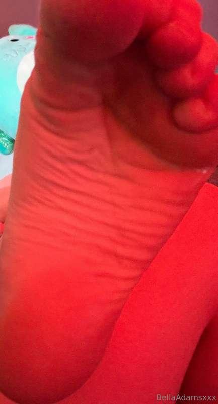 ⚠️FEET  which do prefer crinkly or smooth soles ?