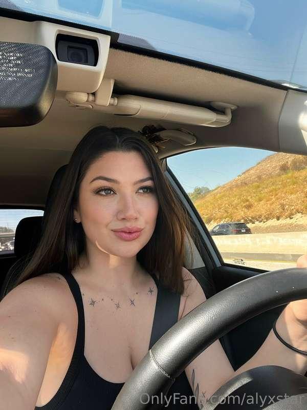 what music are we listening to if we go on a roadtrip??👂🏻