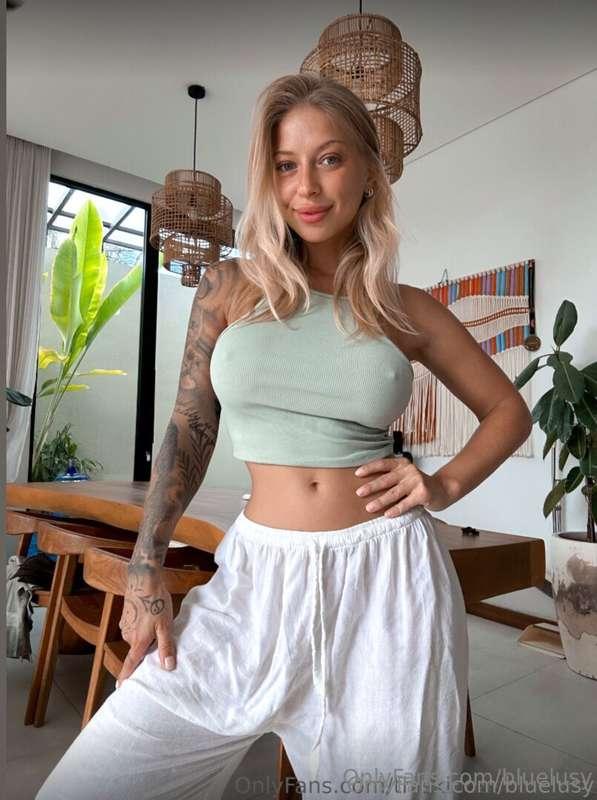🌞 💫 Start your summer fantasy NOW 💫 with @thiskindasnow_free..