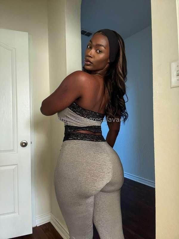 BE THE FIRST TO TIP HERE $25 AND ILL SEND A ANAL SEXTAPE 🤫