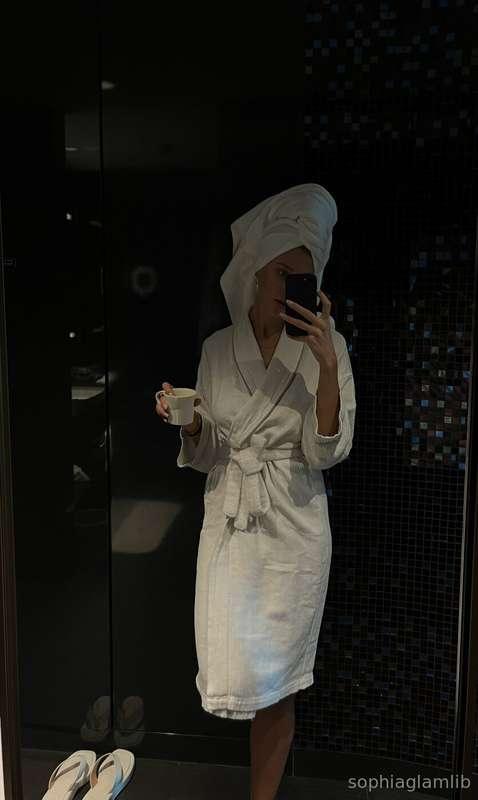 DM pour venir prendre une p'tit douche avec moi 🥵🤭 sauf si t..