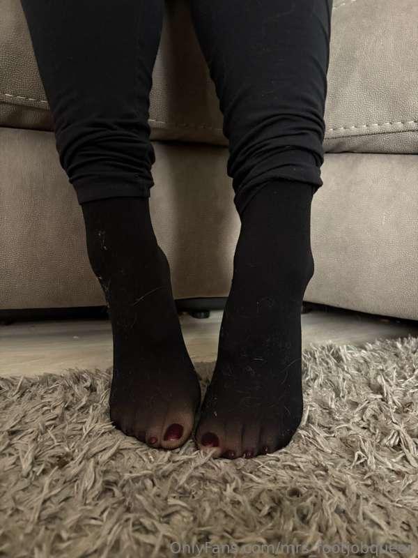 mrs_footjobqueen image #6