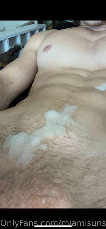 Made a mess 👀🙈💦 biggest load I’ve ever shot 😍🔥😩