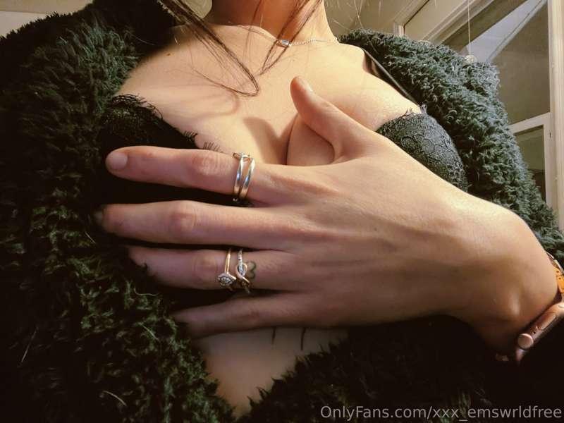 cum play w my tits babyyyyyy
