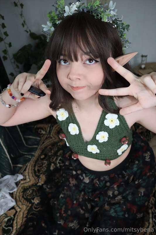 She has returned the glorious fairy of fertility 🧙 local leg..