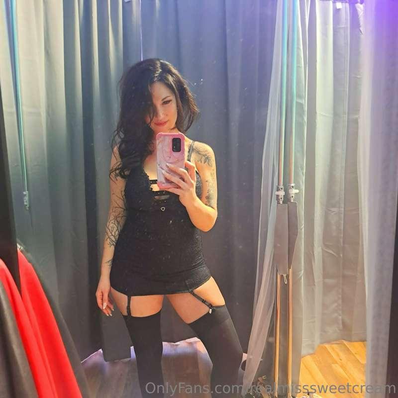 Thick thighs save lives💋Backstage at a recent cabaret show💃I..