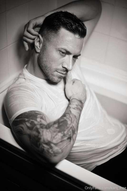 http://onlyfans.com/karlj_stripped