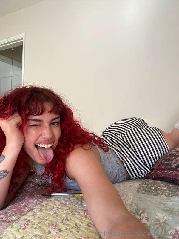 currently... 💤 come chat!!