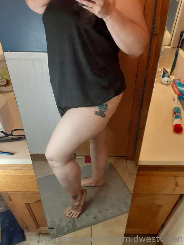 Feeling a little cheeky tonight 😜 do you think my daily squa..