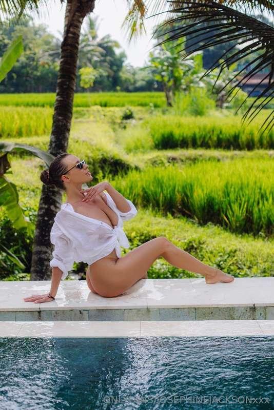 Happy Monday, loves ❤️Let’s start the week with the best vib..
