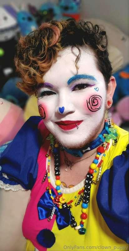 I'm craving getting fucked while clowning. Bonus if we're on..