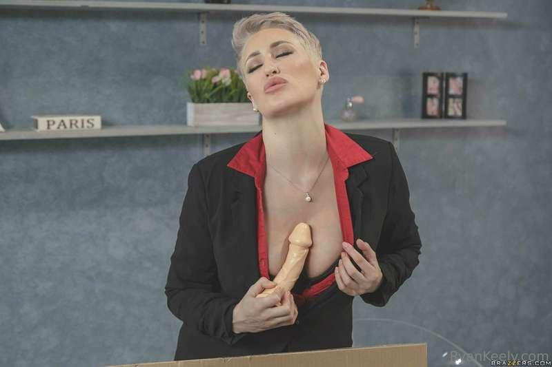 Don't you wish this was your cock in between my titties, bab..