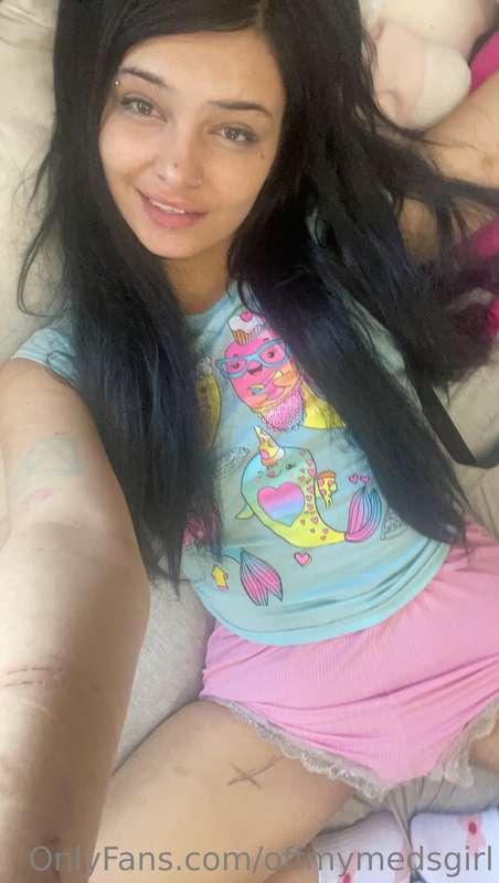 Do u like my shirt? It’s Naur walls :3💕🍭💦
