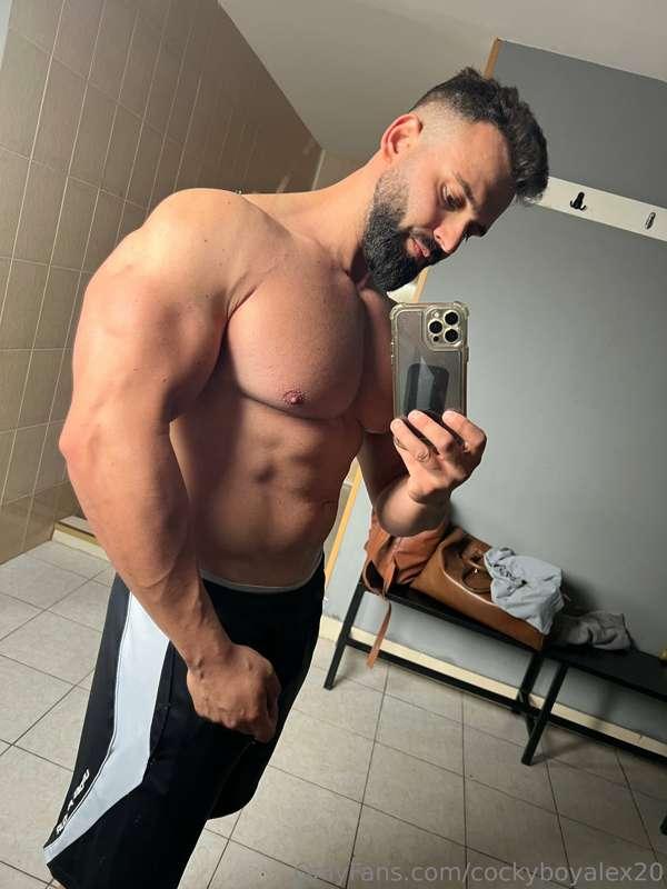 Chest pump is crazy😈🔥