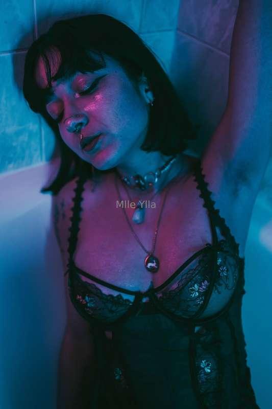 Swipe, tu seras pas déçu de voir mes seins et mon ticket de ..