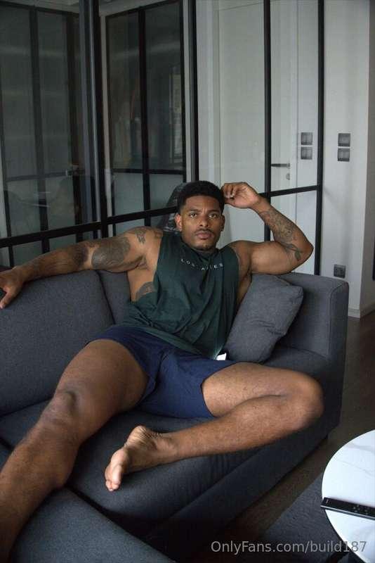 ASS 🍑DICK 🍆or MUSCLES💪?Make your vote ✅TIP me and tell me in..