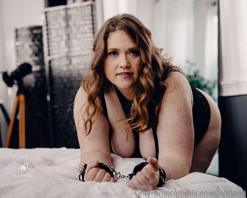 FOLLOW THIS ABSOLUTELY STUNNING GODDESS❕ Such a beautiful pe..