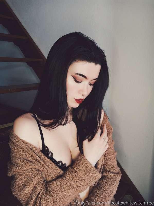 hecatewhitewitchfree image #1