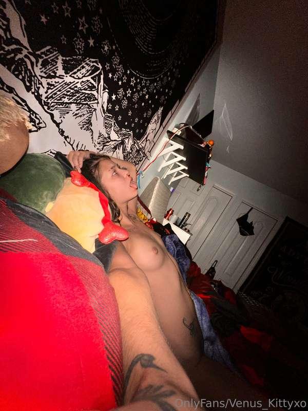 Good morning babe 😘😉 what do ya wanna do today? 🥰💞