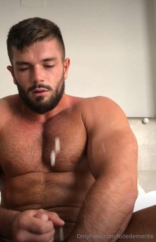 Jerk off video with and explosive cumshot 🔥 🥵 🍆 💦 🤤