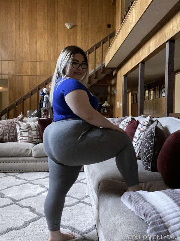 Let me sit on your face 😈😈