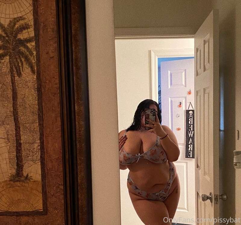 <3